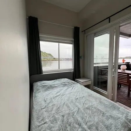 Seaview 4 Beds Central Stylish Sorenga Apartment *